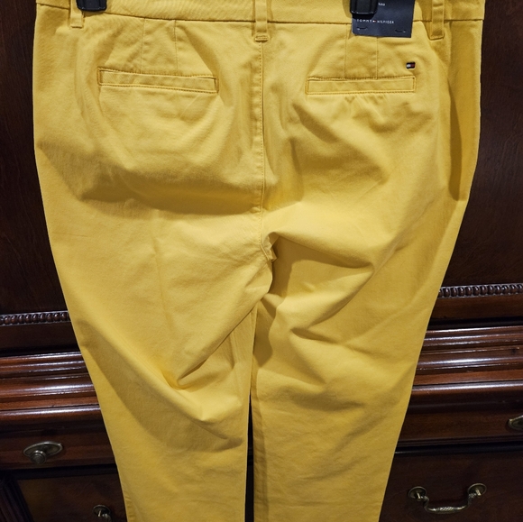NWT Tommy Hilfiger Chino Pants - Picture 2 of 6